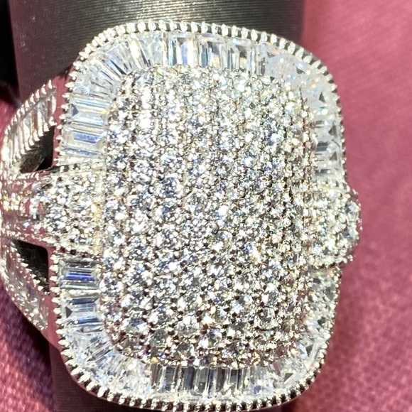 Bella Luce Diamond Simulant Ring - Picture 4 of 10